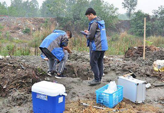 央视曝光成都市双流区“垃圾坑”问题后 当地连夜整