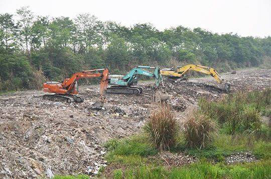 央视曝光成都市双流区“垃圾坑”问题后 当地连夜整
